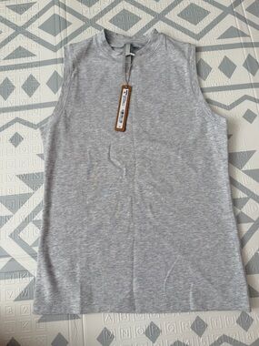 SKIMS Sleeveless Mock Neck Tank Top - Light Gray